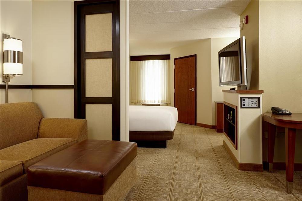 Hyatt Place Detroit/Auburn Hills Room photo