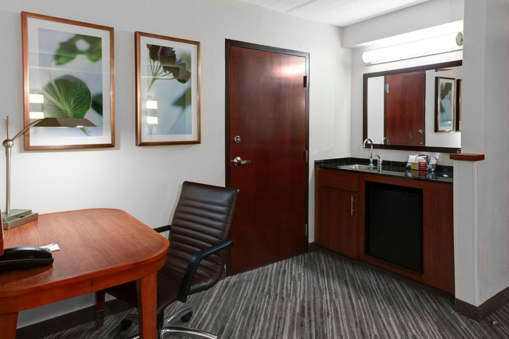 Hyatt Place Detroit/Auburn Hills Exterior photo